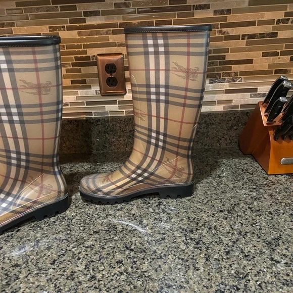 Burberry Checkered Tall Rain Boots-ALMOST NEW - Picture 7 of 8